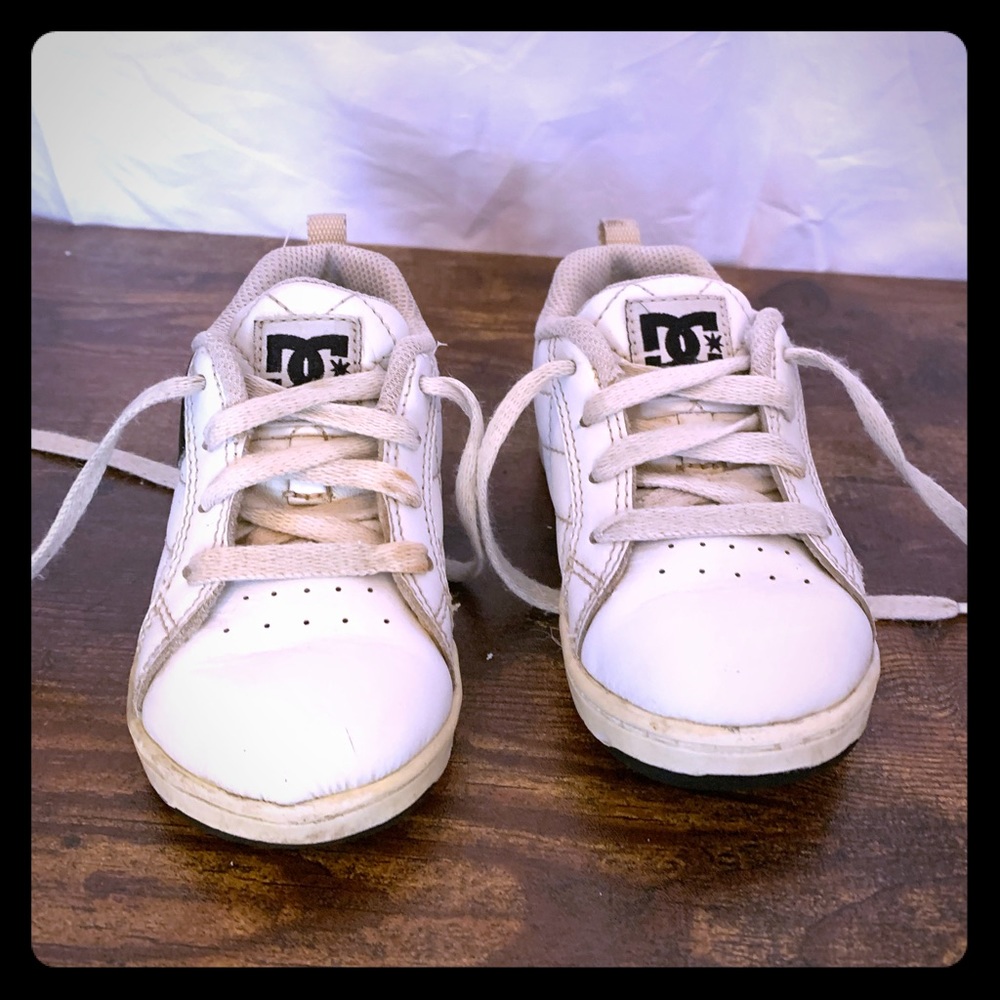 Boys DC skater shoes